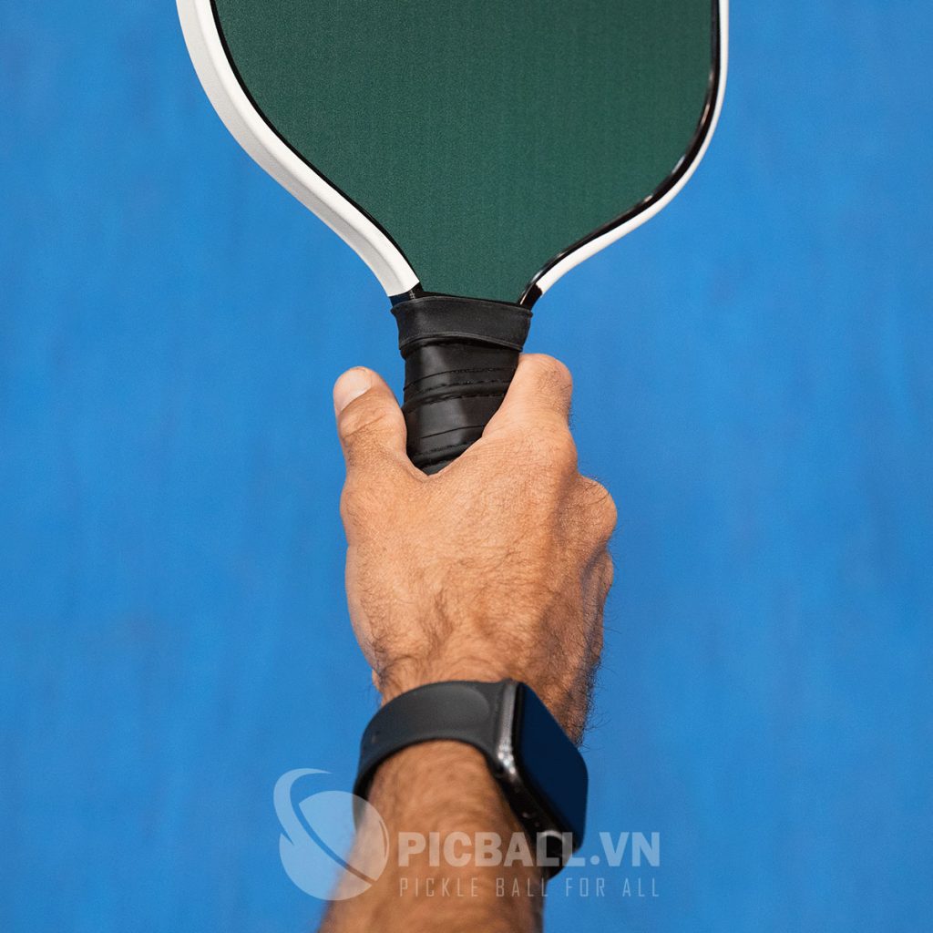 cầm vợt pickleball kiểu western