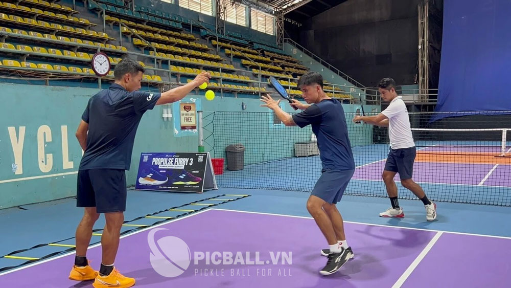 chi phí chơi pickleball mỗi tháng